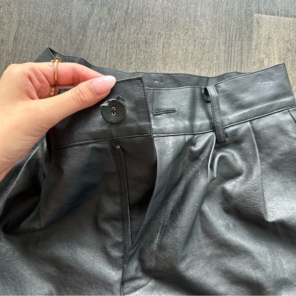 Revolve Charlie Holiday Vegan Leather Shorts in Black (Size XS/US 2) - Picture 7 of 8